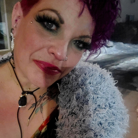 Meet your Posher, Randielee - Picture 3 of 4